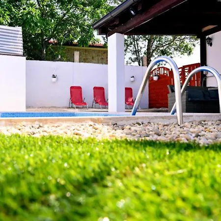 Holiday Home Mumy Gostinjac Exterior photo